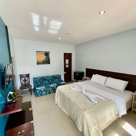 Little Rock Cebu Hotel Lapu-Lapu City Kültér fotó